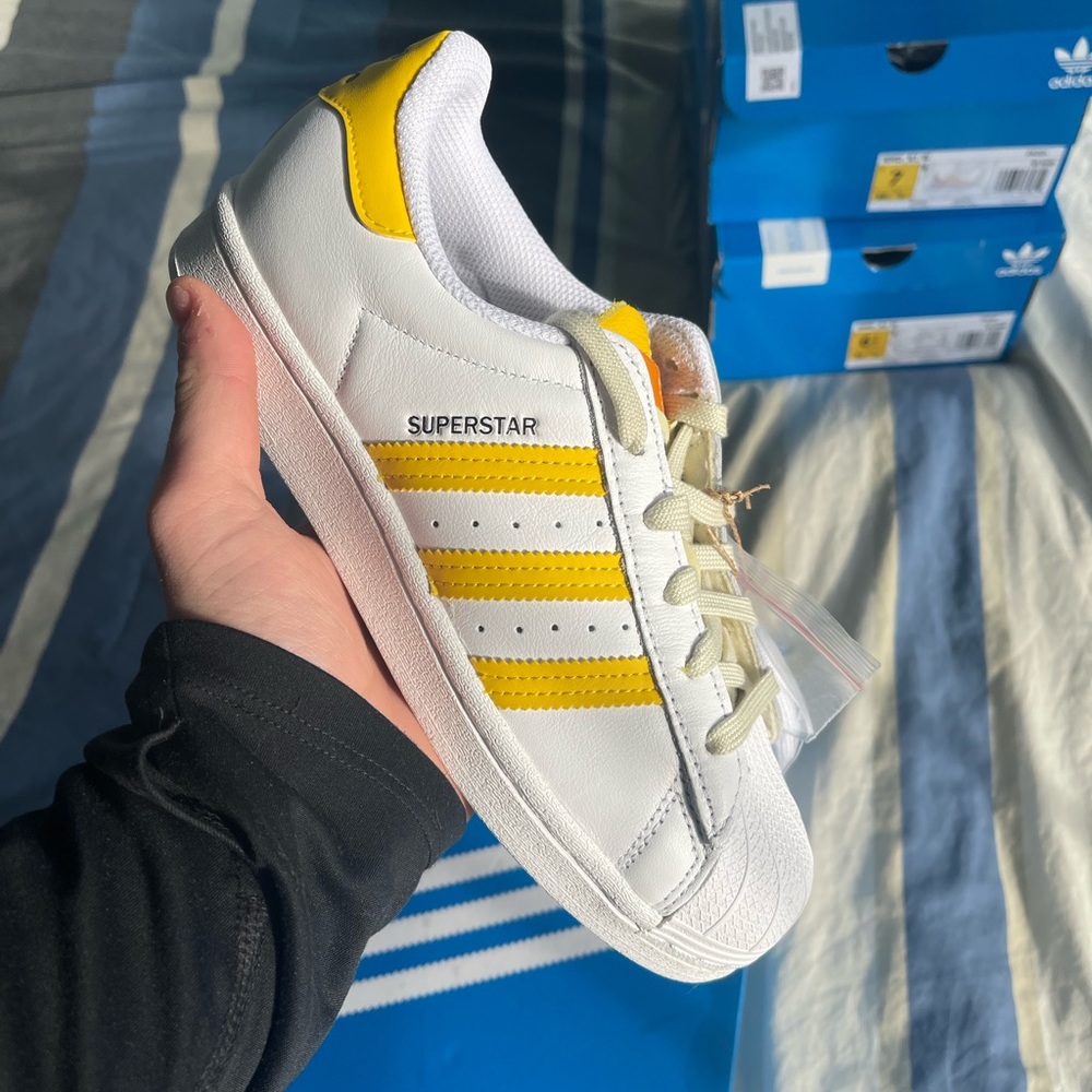 Adidas Superstar ‘White Hazy Yellow’